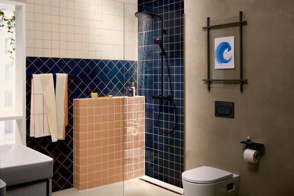 Hansgrohe Activera S - Sprchový systém Showerpipe 240 1jet so sprchovou tyčou Varia s termostatom Ecostat Fine, EcoSmart, čierna matná 28078670