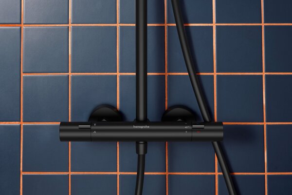 Hansgrohe Activera S - Sprchový systém Showerpipe 240 1jet so sprchovou tyčou Varia s termostatom Ecostat Fine, EcoSmart, čierna matná 28078670