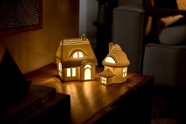 Porcelánový svícen domeček Thatch Large