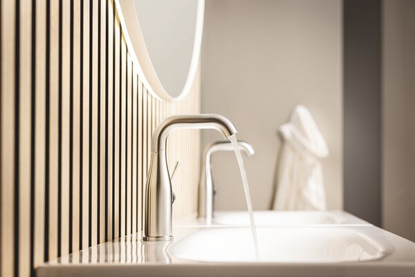 GROHE Essence Professional - Páková umývadlová batéria, veľkosť M, supersteel 24173DC1