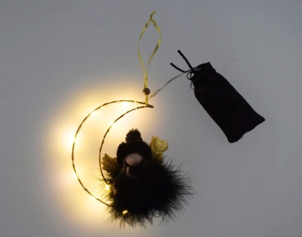 LED závesný čierny anjel MOONY, 16 cm