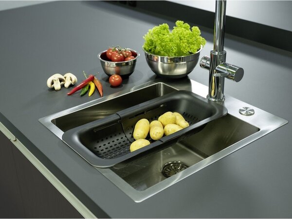 Plastový cedník Black Outdoor Kitchen Sivo – Wenko