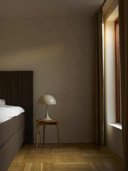 Stolná lampa Panthella 320 Opal Beige