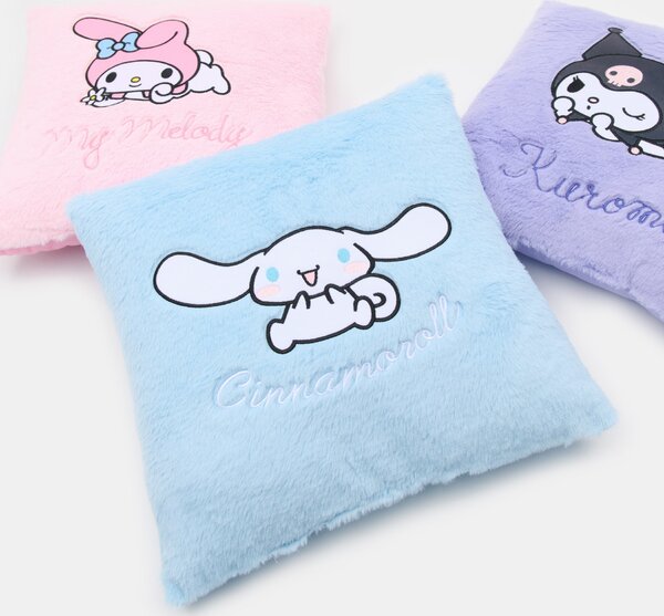 Sinsay - Kožušinový vankúš Cinnamoroll - svetlomodrá