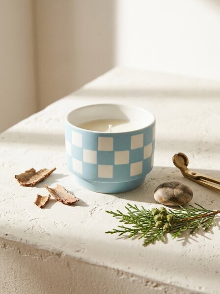 Sinsay - Voňavá sviečka Cedarwood & Cypress - svetlomodrá
