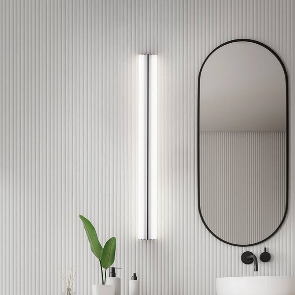 Helestra LED zrkadlo svetlo LOOM, dĺžka 90 cm, chróm, IP44, Chrómová / strieborná, Kúpeľňa, kov