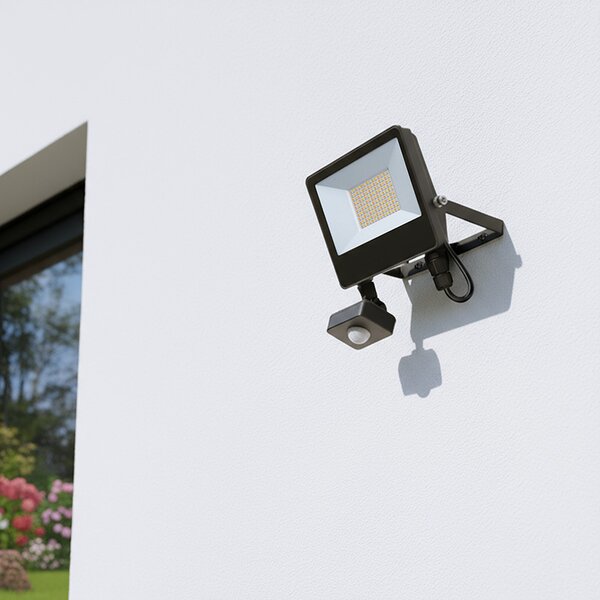 SOLIGHT LED reflektor TOP 30W, max. 3900lm, 3CCT, voliteľný výkon 100/66%, IP65, senzor