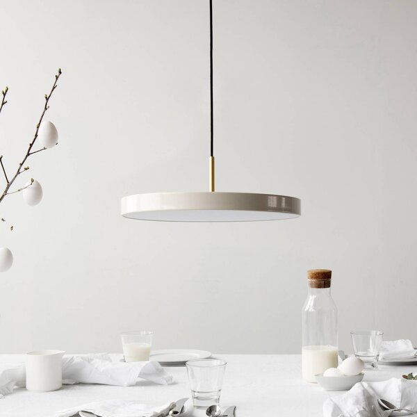 UMAGE LED závesné svietidlo Asteria Medium perleťová/mosadz Ø 43 cm, Krémová / jantárovo žltá, Obývacia izba / jedáleň, Hliník, Dizajn, Závesné svietidlo