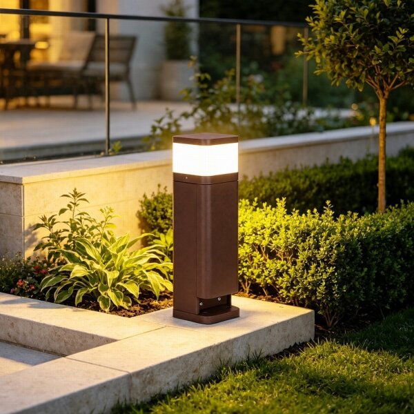 BRILAGI - Vonkajšie svietidlo s 2 zásuvkami SCHUKO PILLAR 1xG9/11W/230V IP44 hnedé