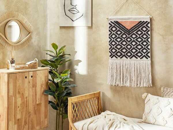 Záves na stenu oranžová a čierna bavlna 56 x 106 cm ručne tkaný so strapcami geometrický vzor nástenná dekorácia obývacia izba v štýle boho spálňa
