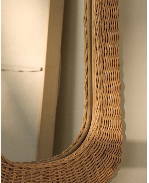 Nástenné zrkadlo s ratanovým rámom 38x59 cm Zilna – Kave Home