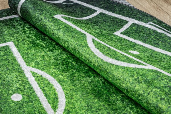 Detský koberec protišmykový BAMBINO 58690 futbalové ihrisko, zelený