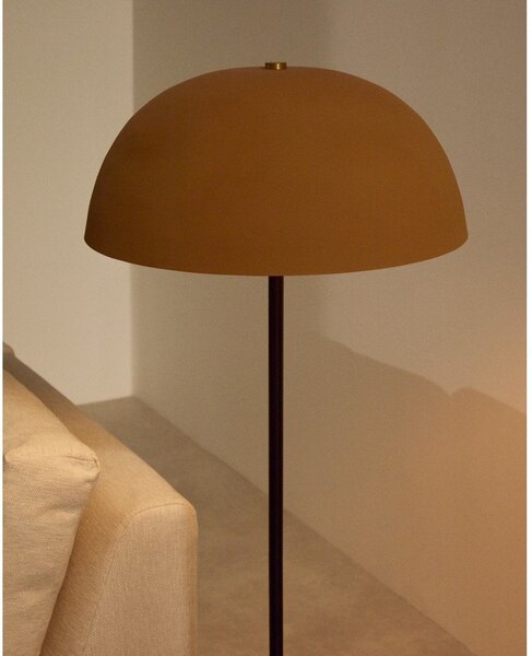 Stojacia lampa v terakotovej farbe s kovovým tienidlom (výška 140 cm) Nibla – Kave Home