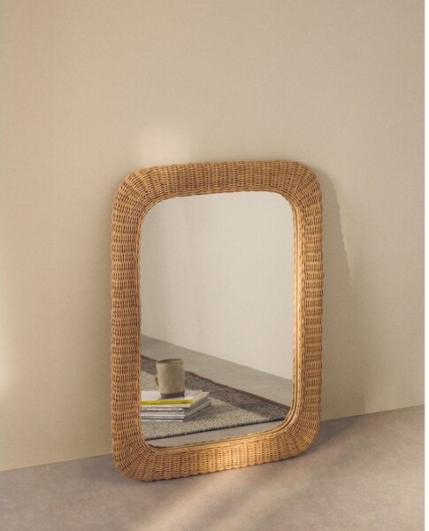 Nástenné zrkadlo s ratanovým rámom 58x79 cm Zilna – Kave Home