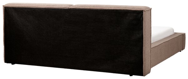 Posteľ hnedá buklé čalúnenie 180 x 200 cm s roštom hrubé čalúnené čelo retro tradičný štýl