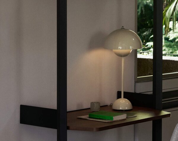&Tradition Stolná lampa Flowerpot VP3, ivory 133084A569