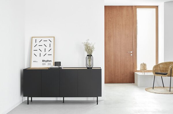 Čierna nízka komoda v dekore duba 165x78 cm Arista – Teulat