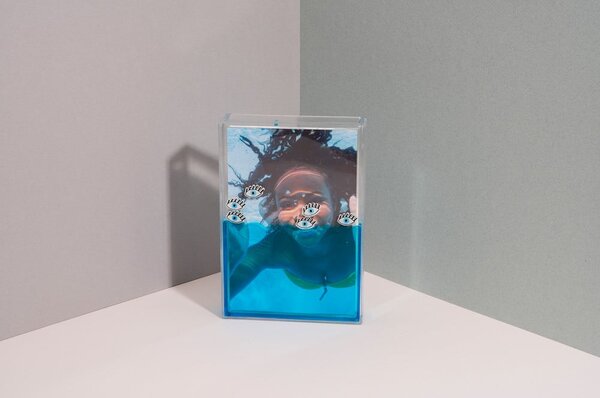 Modrý vodný fotorámik DOIY Eye, 11 x 16 cm