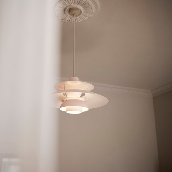 LOUIS POULSEN Závesná lampa PH 5, Monochrome oyster grey