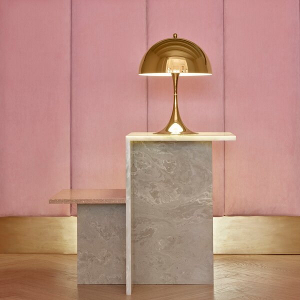 LOUIS POULSEN Stolová lampa Panthella 250, Pale rose opal acryl