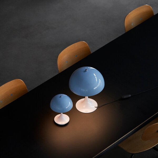 LOUIS POULSEN Stolová lampa Panthella 250, Pale rose opal acryl