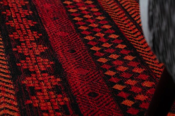 Koberec ORIENT 5132 so strapcami / orientálny, bordový / čierny