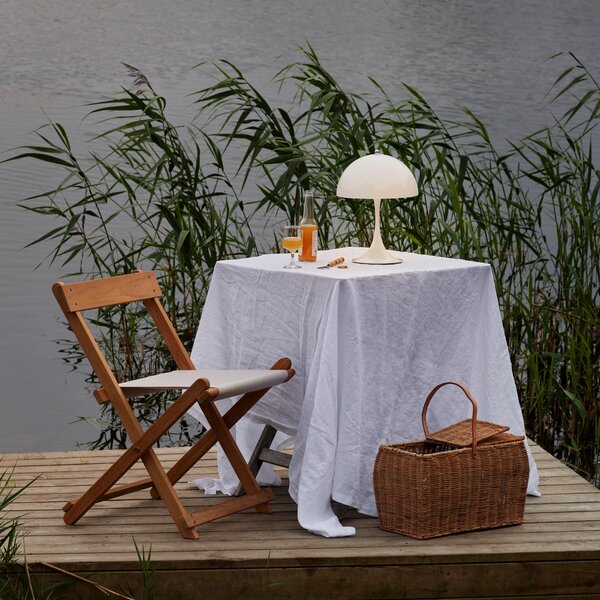 Prenosná lampa Panthella 250, Opal beige – Louis Poulsen