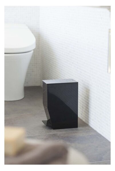 Čierny pedálový plastový odpadkový kôš 3,9 l Tower – YAMAZAKI