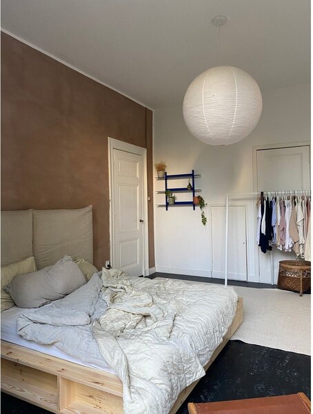 Dvojlôžková posteľ z borovicového dreva s roštom 180x200 cm Ziggy – Karup Design