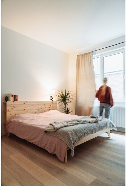 Dvojlôžková posteľ z borovicového dreva s roštom 160x200 cm Retreat – Karup Design