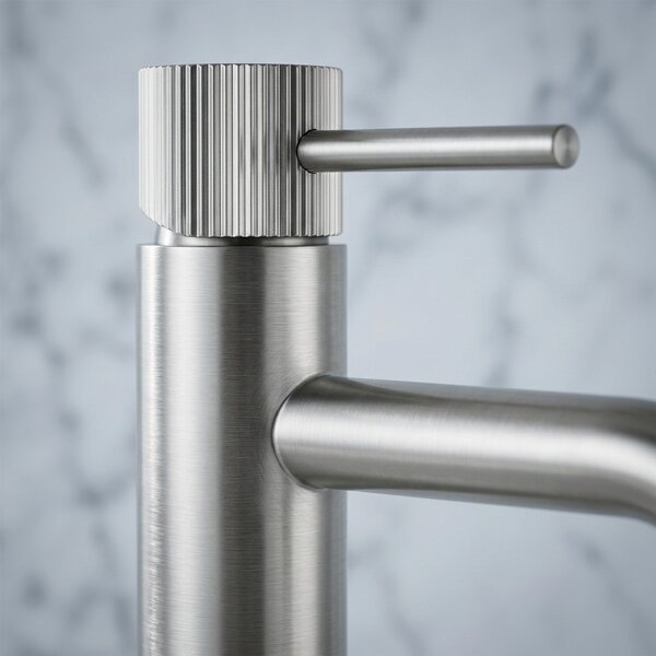 Kúpeľňová batéria Rea Lungo Stripe Brush Nickel