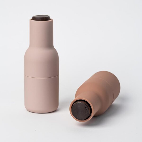Mlynčeky na soľ a korenie Bottle, Nudes, Walnut Lid, set 2ks – Audo Copenhagen