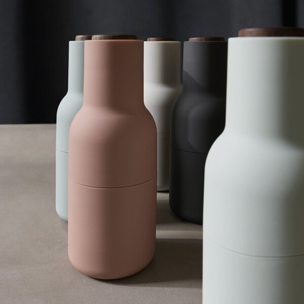 Mlynčeky na soľ a korenie Bottle, Ash / Carbon, Steel Lid, set 2ks – Audo Copenhagen