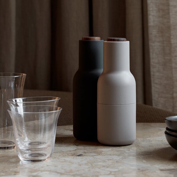 Mlynčeky na soľ a korenie Bottle, Hunting Green / Beige, Walnut, 2ks – Audo Copenhagen