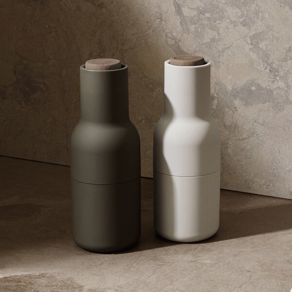 Mlynčeky na soľ a korenie Bottle, Hunting Green / Beige, Walnut, 2ks – Audo Copenhagen