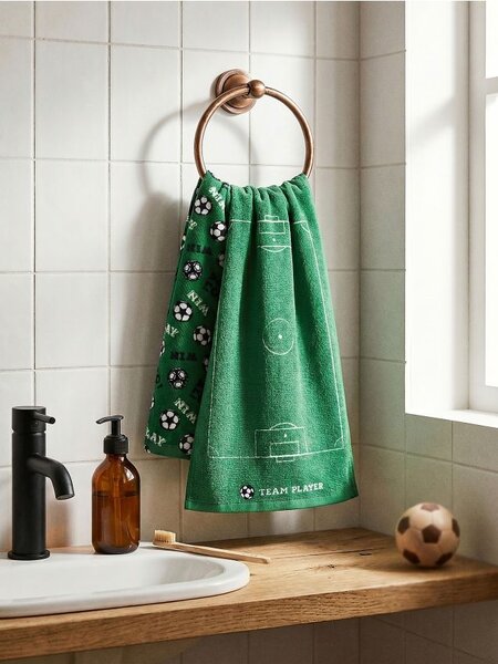 Sinsay - Súprava uterákov s futbalovým motívom 2 pack - zelená