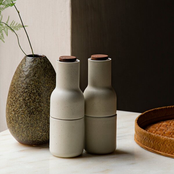Mlynčeky na soľ a korenie Bottle, Ceramic, Sand, set 2ks – Audo Copenhagen