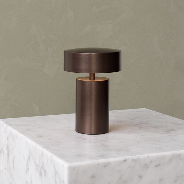 Stolová lampa Column Portable, Bronze – Audo Copenhagen