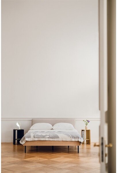 Čalúnená/z drevotriesky dvojlôžková posteľ v dekore duba s roštom 140x200 cm v prírodnej farbe Streiko – noo.ma