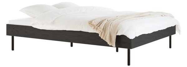 Čierna dvojlôžková posteľ z drevotriesky bez čela s roštom 140x200 cm Streiko – noo.ma