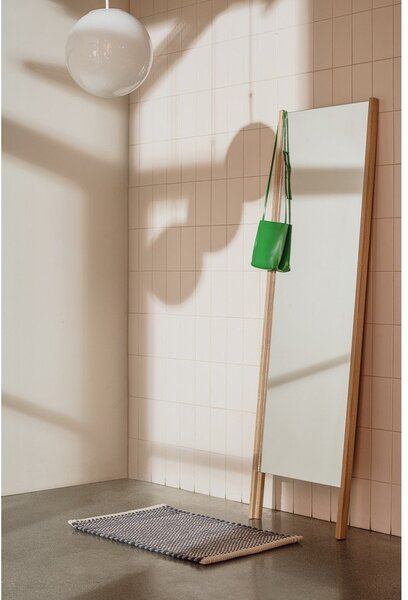 Stojacie zrkadlo s dreveným rámom 49x166 cm Lun – noo.ma