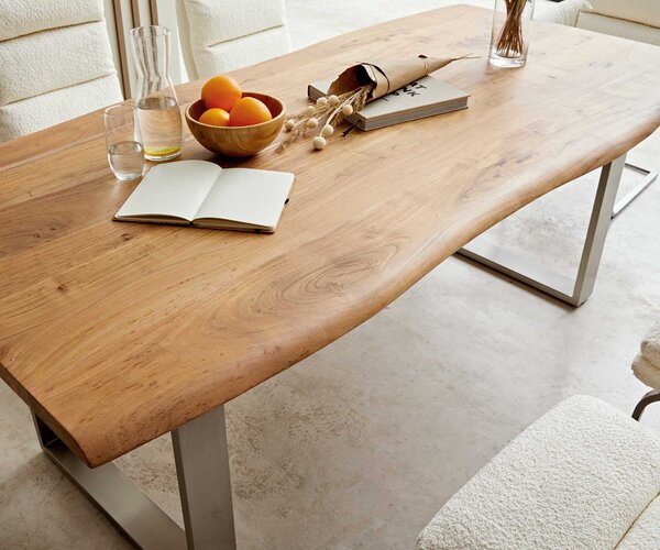 DELIFE Jedálenský stôl Edge 200x100 akácia prírodná nerezová oceľ úzky Live-Edge