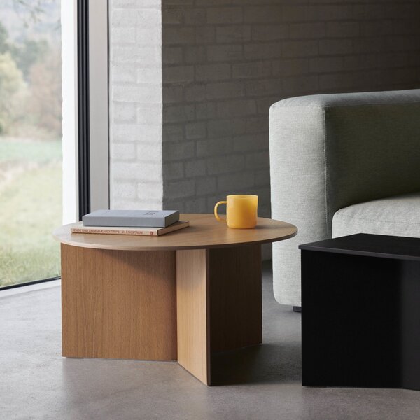 Odkladací stolík Slit Wood, High Black – HAY