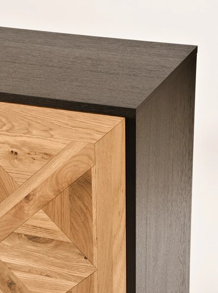 LivinHill Komoda Indus 117 cm z masívu dub prírodný/grafit