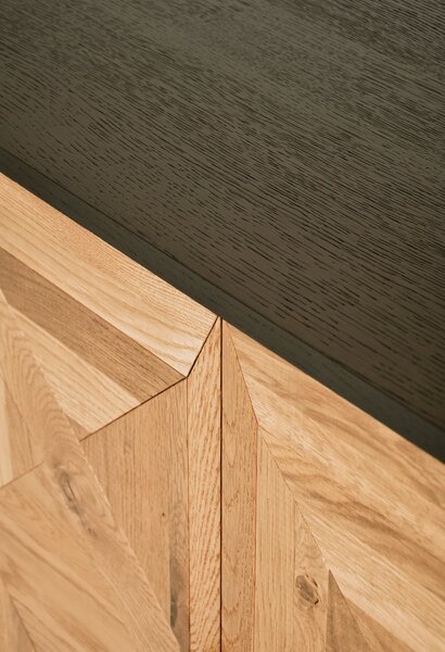 LivinHill Komoda Indus 160 cm z masívu dub prírodná/grafit