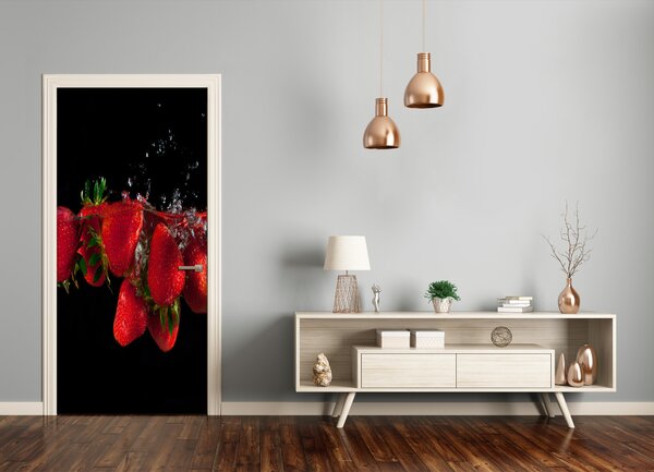 Fototapeta na dvere samolepiace jahody vo vode 75x205 cm