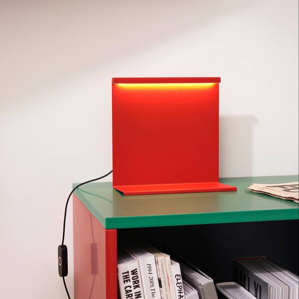 HAY LBM stolová LED lampa so stmievačom, červená