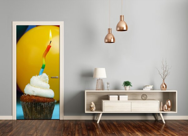 Fototapeta dvere samolepiace narodeninová bábovka 95x205 cm