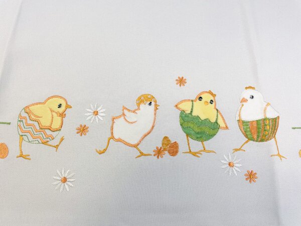 Veľkonočný obrus Kuriatka žlté 40x110cm TiaHome