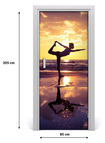 Fototapeta na dvere ľudia joga na pláži 85x205 cm